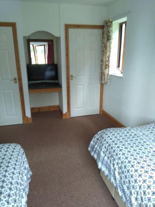 Cottage , Seaside Views, Quiet Beach, Awesome View Pendine Exterior photo